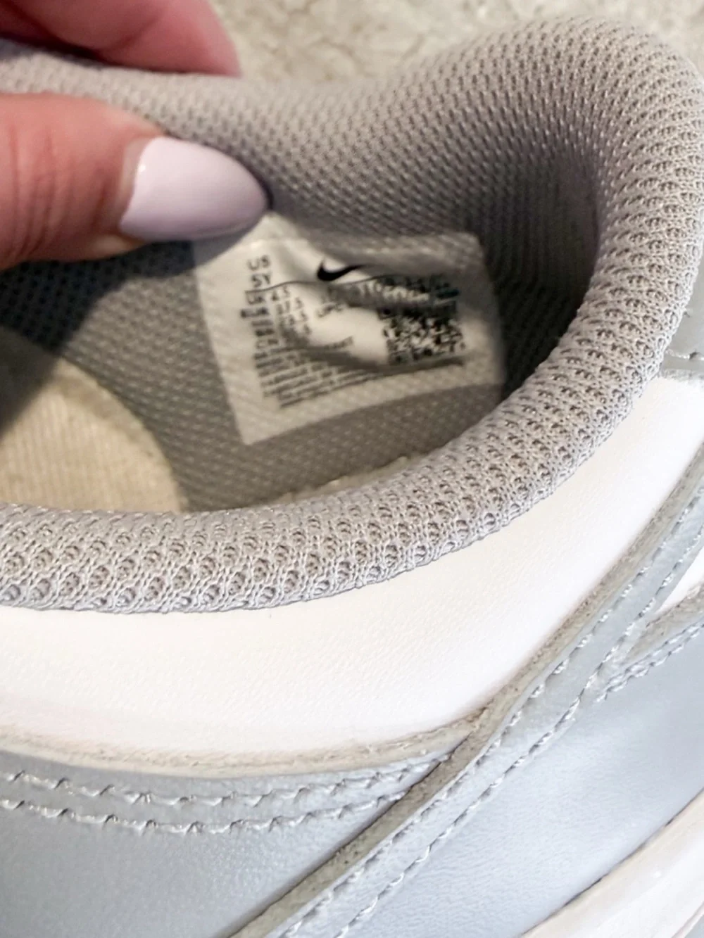 Nike Dunk Low Grey White Youth Size 5Y EUC Barely Worn - Picture 4 of 9